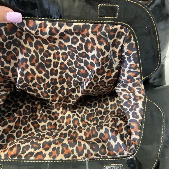 Maxx New York black patent quilted purse w gold chains on handles cheetah lining - Picture 6 of 9